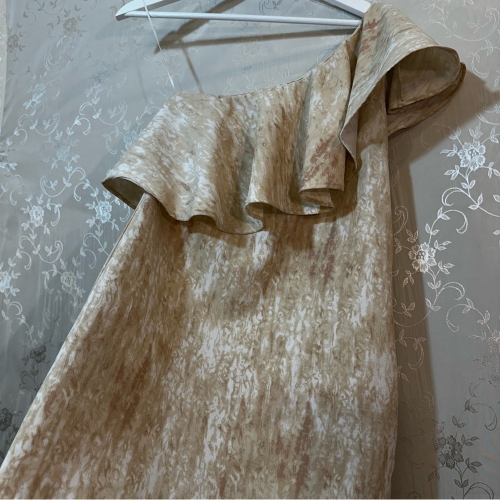 BCBGeneration Cream White Printed One-Shoulder Ruffle Mini Dress SIZE 2 NWOT - Picture 3 of 8